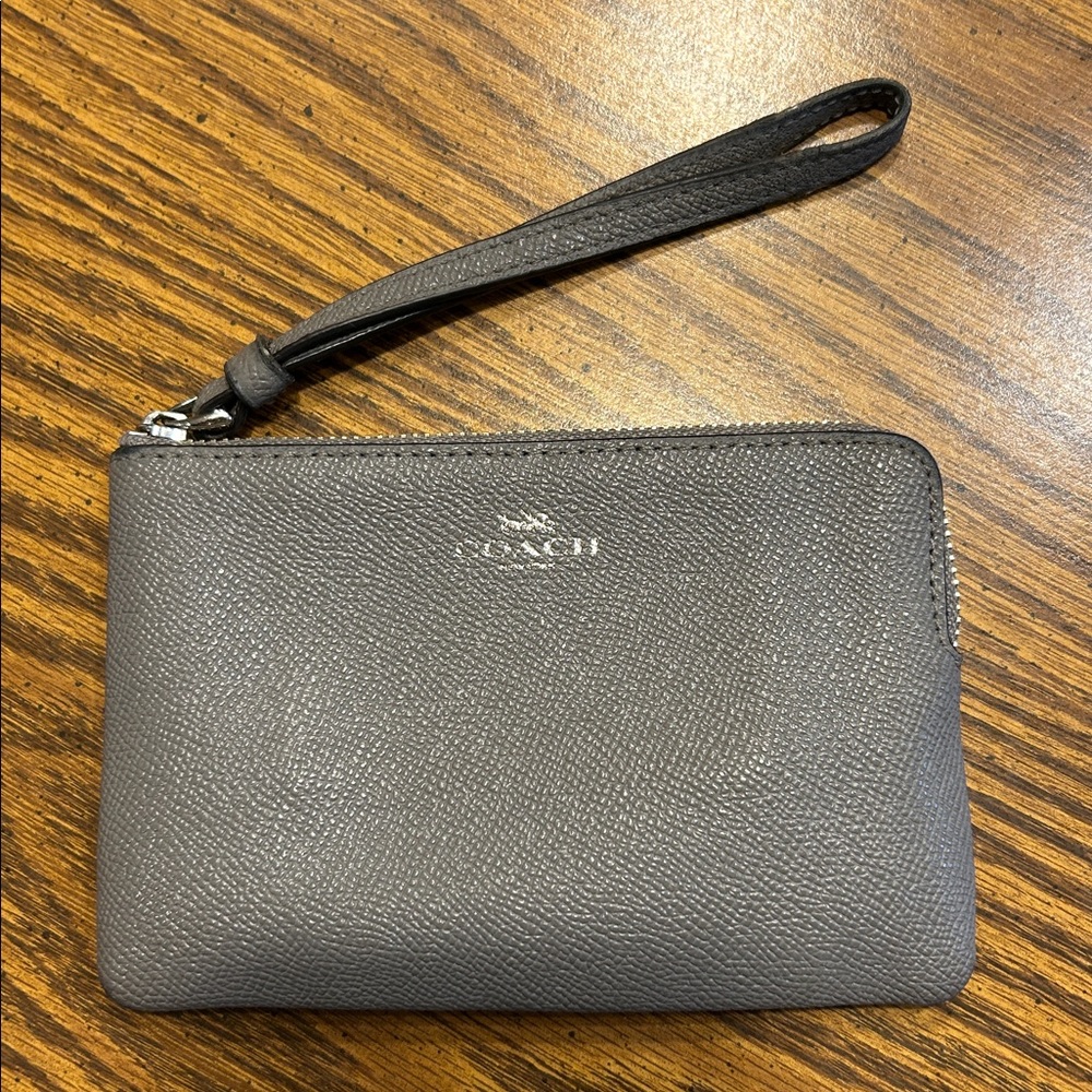 Coach Corner Zip Wristlet Pebble Gray
